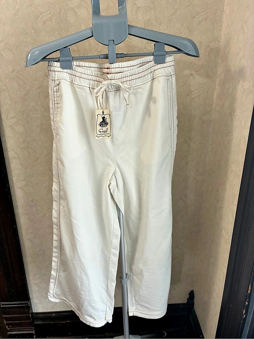 Easel Light Denim Mineral Washed Denim Pants Cropped Jogger Pants in Cream Size